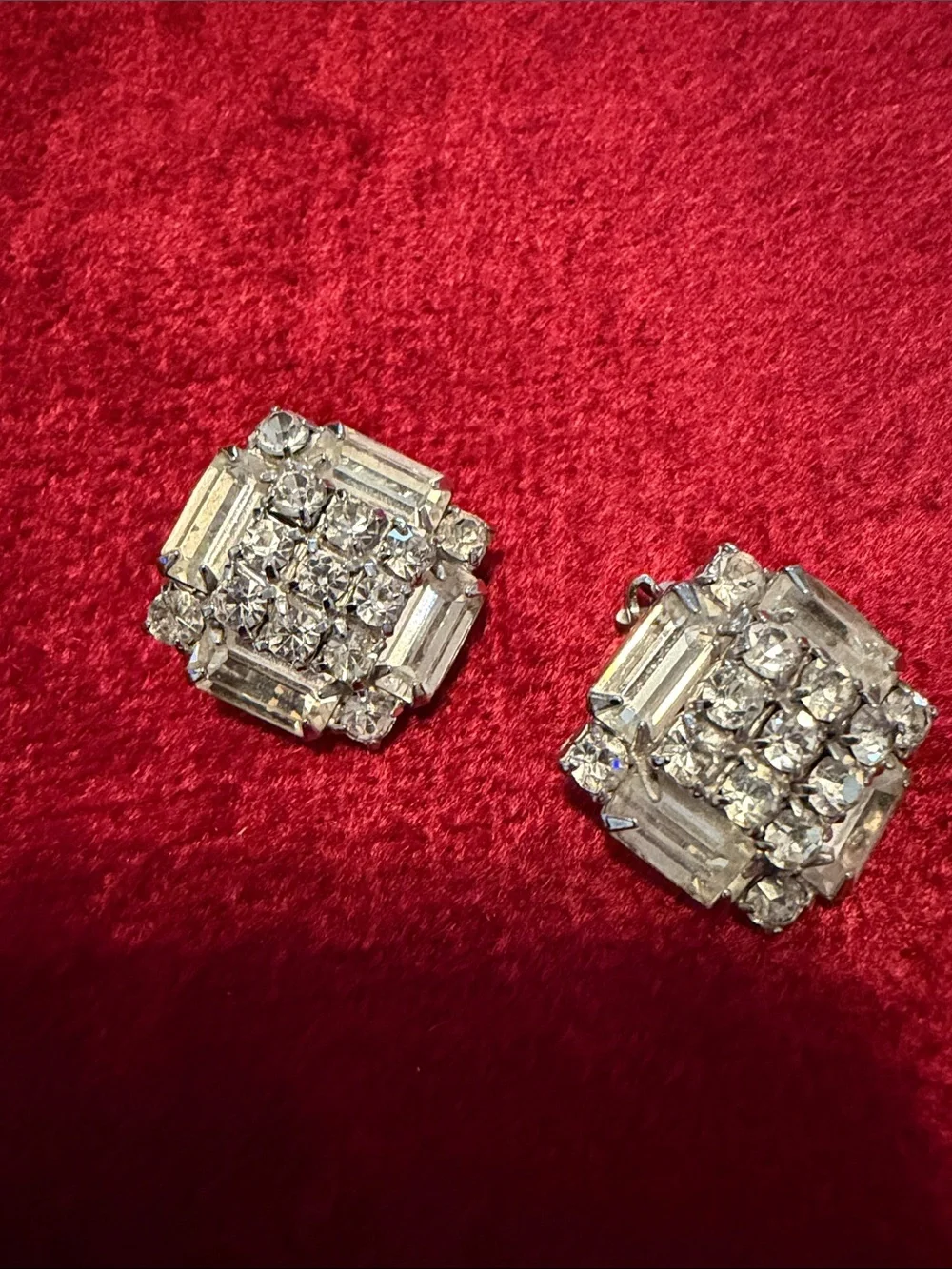 Unsigned like new vintage rhinestone Cluster clip earrings silver tone